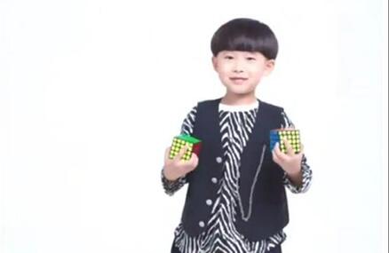为国争光!易烊千玺弟弟创魔方世界纪录 这家人也太优秀了吧