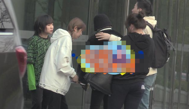 周扬青新恋情疑似曝光 酒店照片拍下了什么?